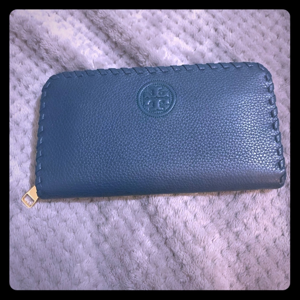 Tory Burch Zip Around Wallet